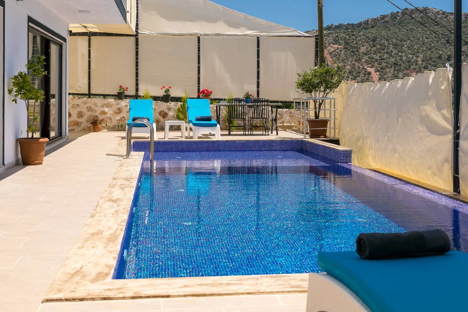 Kaş Bezirgan'da Dağ Manzaralı, Özel Havuzlu, Kiralık Villa görsel 3