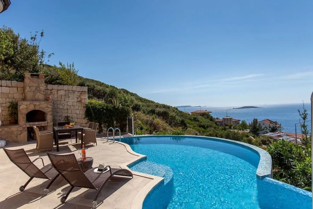Kaş Andifli'de Deniz Manzaralı, Özel Havuzlu, 6 Kişilik Kiralık Villa görsel 3