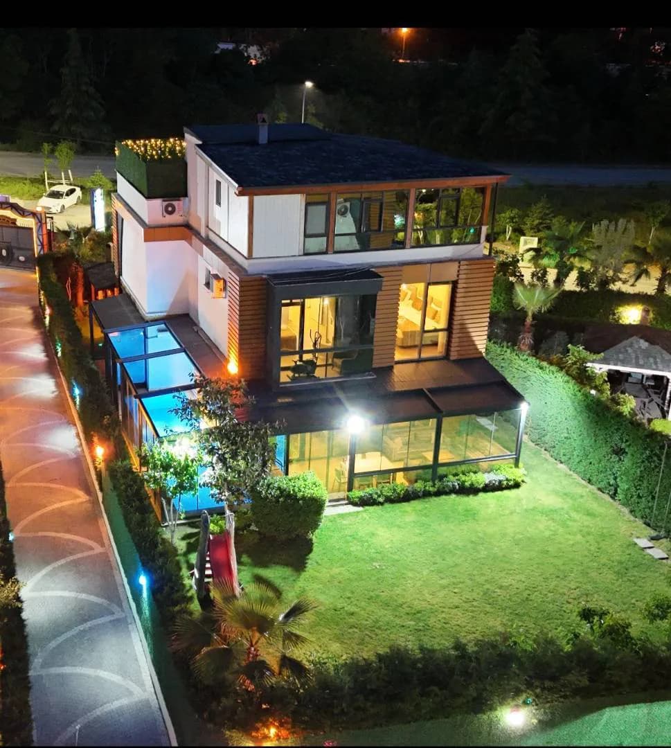 Sapanca'da Yeşillikler İçerisinde, Isıtmalı Havuzlu, Modern Villa görsel 2