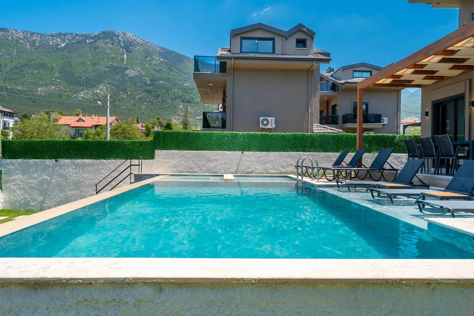 Fethiye Ölüdeniz'de Merkezi Konumda, Özel Havuzlu, Merkezi Villa görsel 3