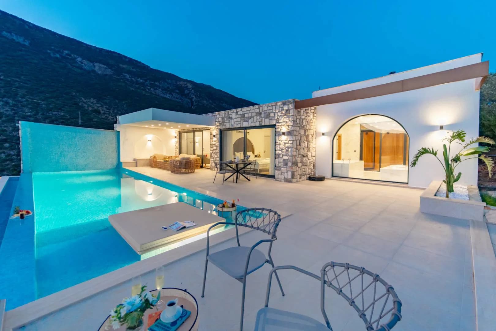 Kaş Gökçeören'de Deniz Manzaralı, Sonsuzluk Havuzlu, Modern Villa görsel 2