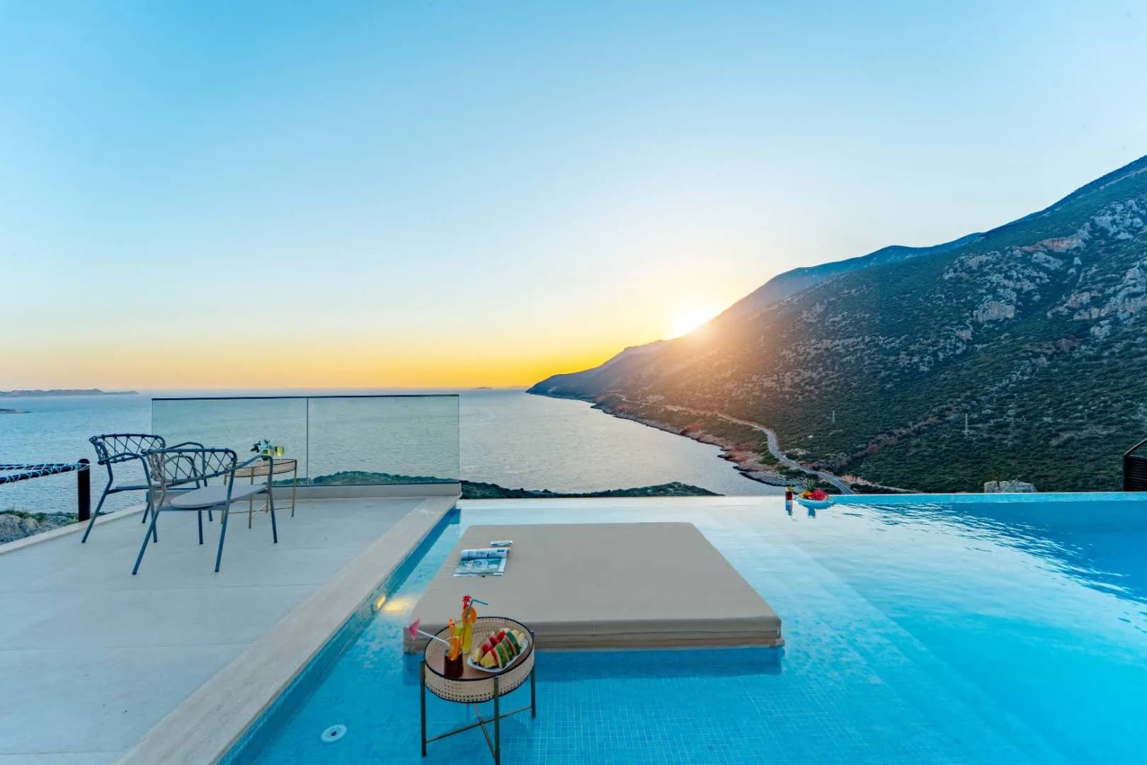 Kaş Gökçeören'de Deniz Manzaralı, Sonsuzluk Havuzlu, Modern Villa görsel 3