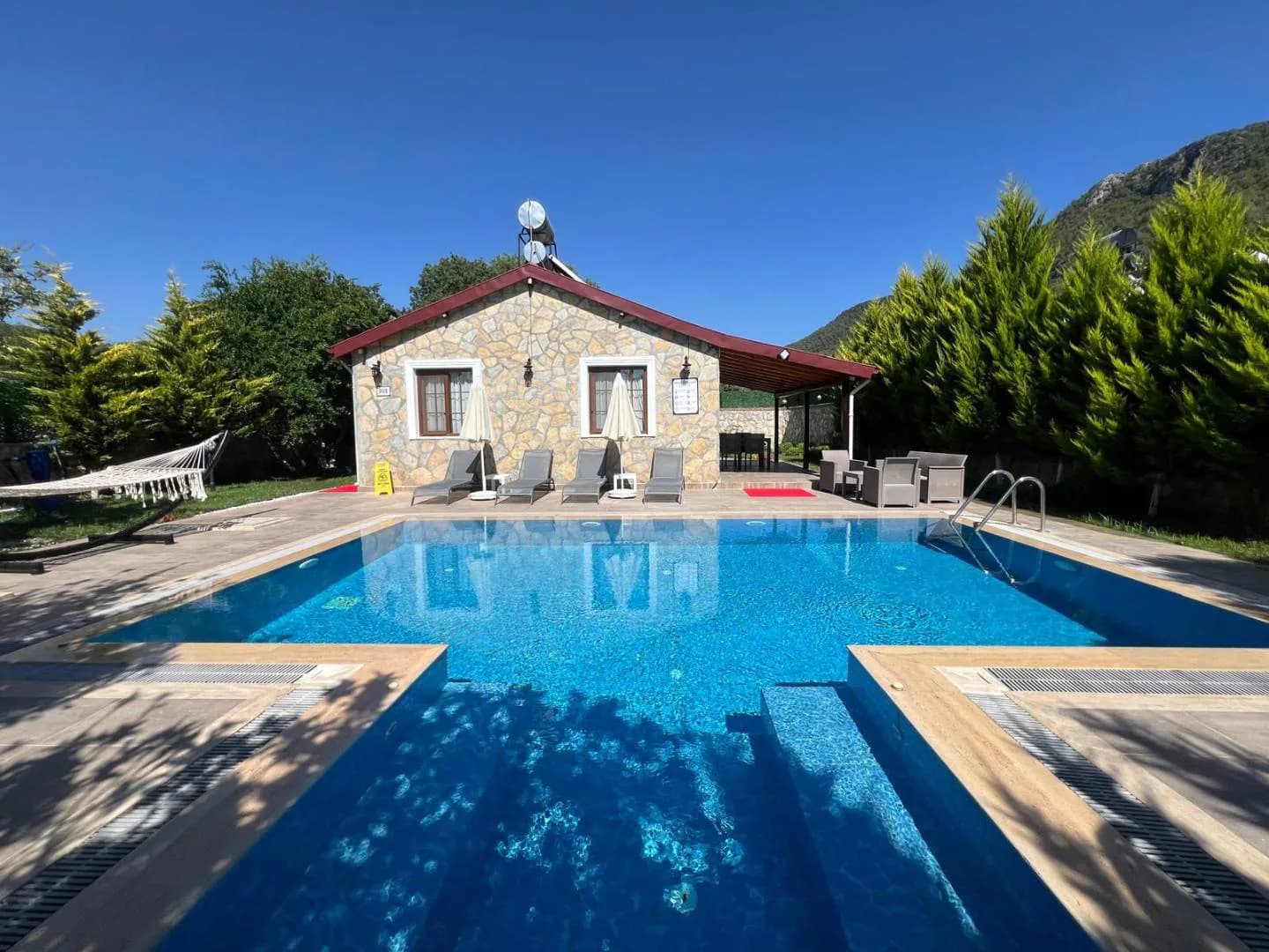Fethiye Kayaköy'de Korunaklı, Özel Havuzlu, Konforlu Villa görsel 3
