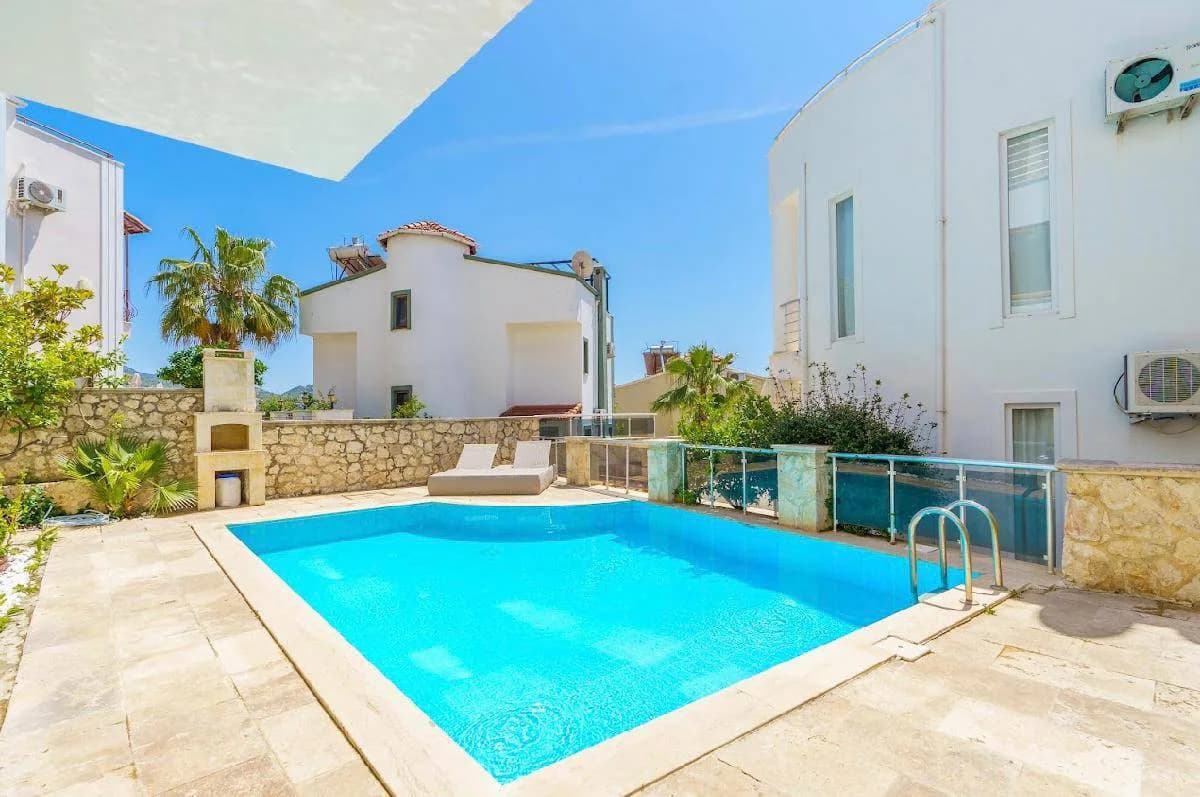 Kaş Kalkan'da Yeşillikler İçerisinde, Özel Havuzlu, Konforlu Villa görsel 3