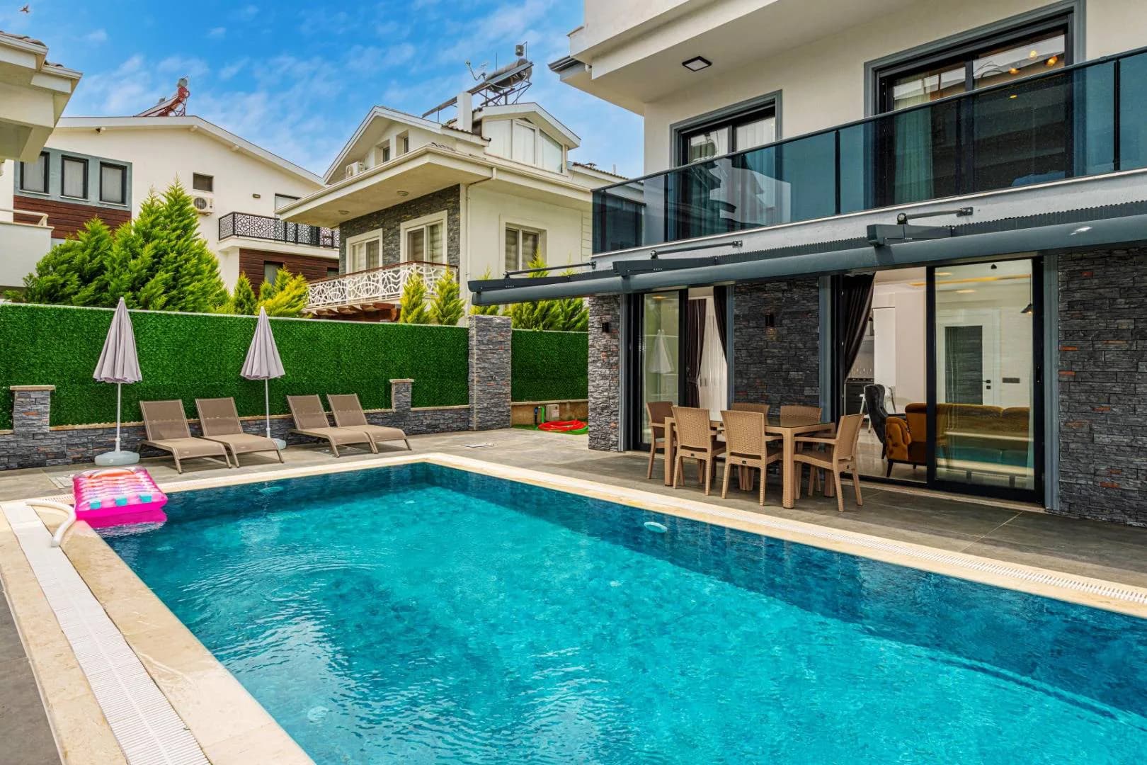 Fethiye Karaçulha'da Çocuk Oyun Alanlı, Özel Havuzlu, Jakuzili Villa görsel 2