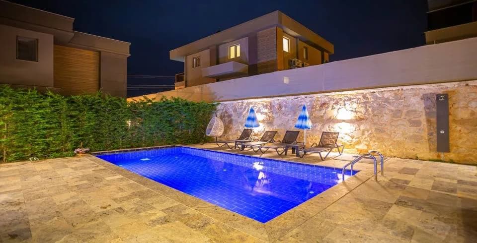 Kaş Andifli'de Merkezi Konumda, Özel Havuzlu, Bahçeli Villa görsel 3