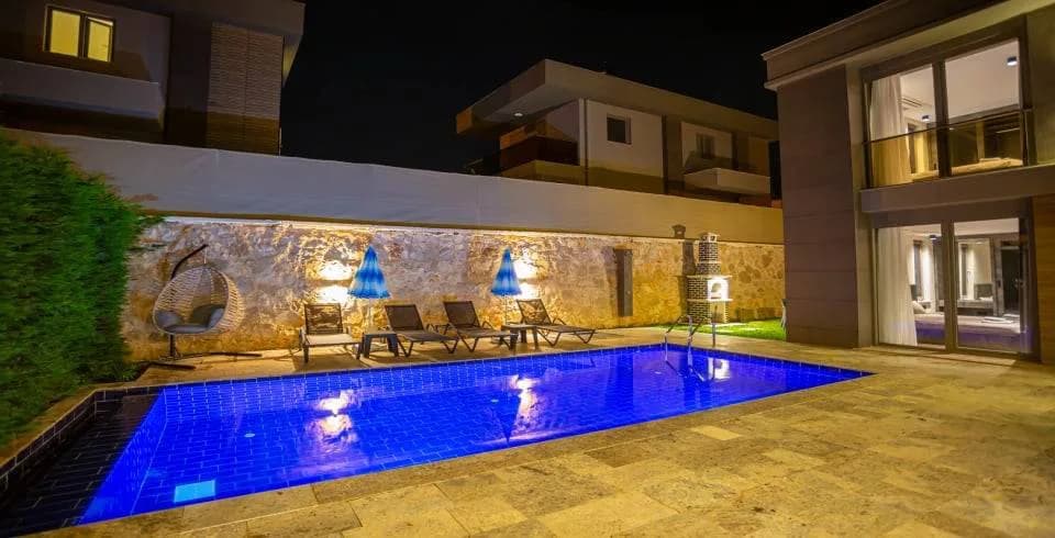 Kaş Andifli'de Merkezi Konumda, Özel Havuzlu, Bahçeli Villa görsel 2