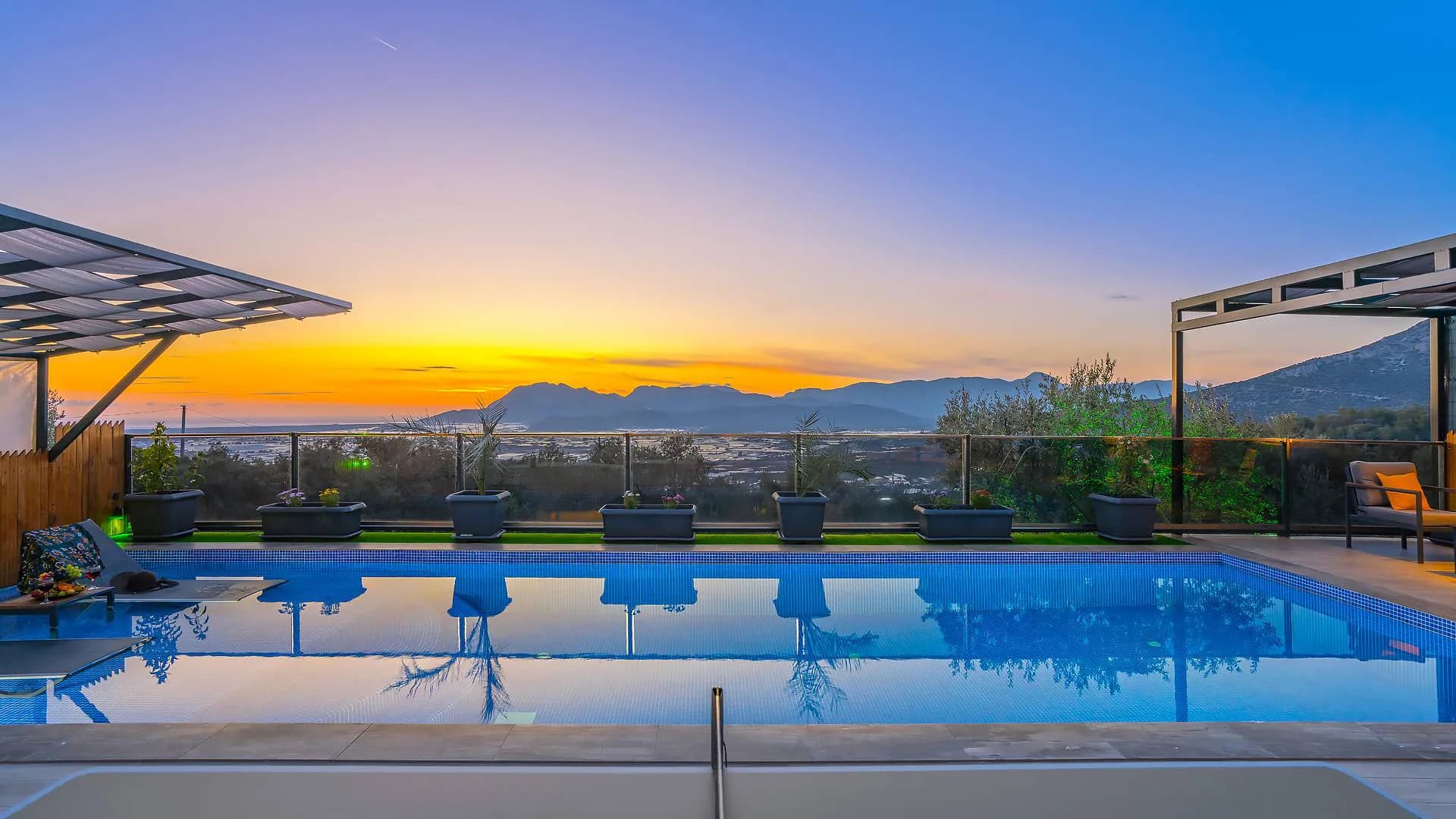 Kaş Üzümlü'de Doğa ve Deniz Manzaralı, Özel Havuzlu, Kiralık Villa görsel 3