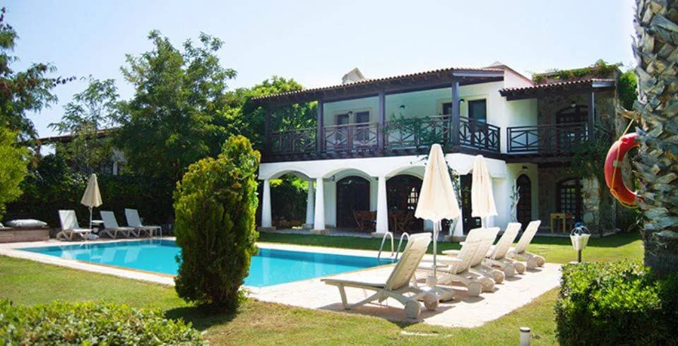 Bodrum Bitez'de Geniş Bahçeli, Özel Havuzlu, Denize Yakın Villa görsel 3