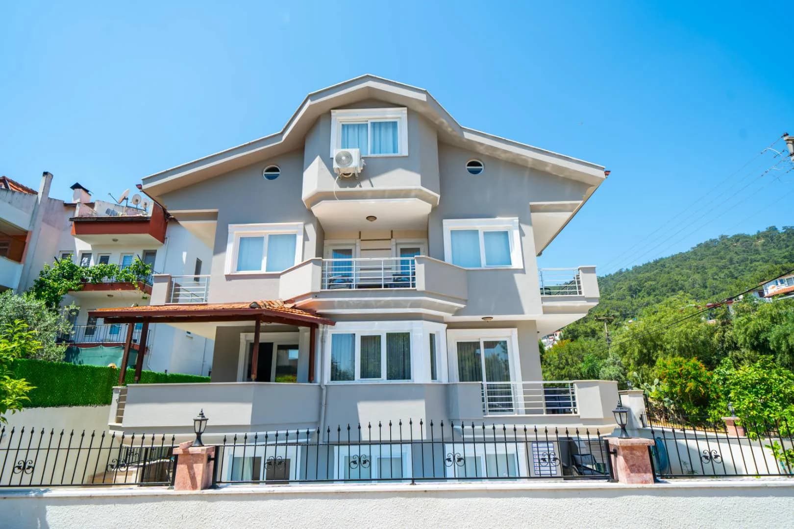 Marmaris Camiavlu'da Geniş Ailelere Uygun, Özel Havuzlu, Kiralık Villa görsel 2