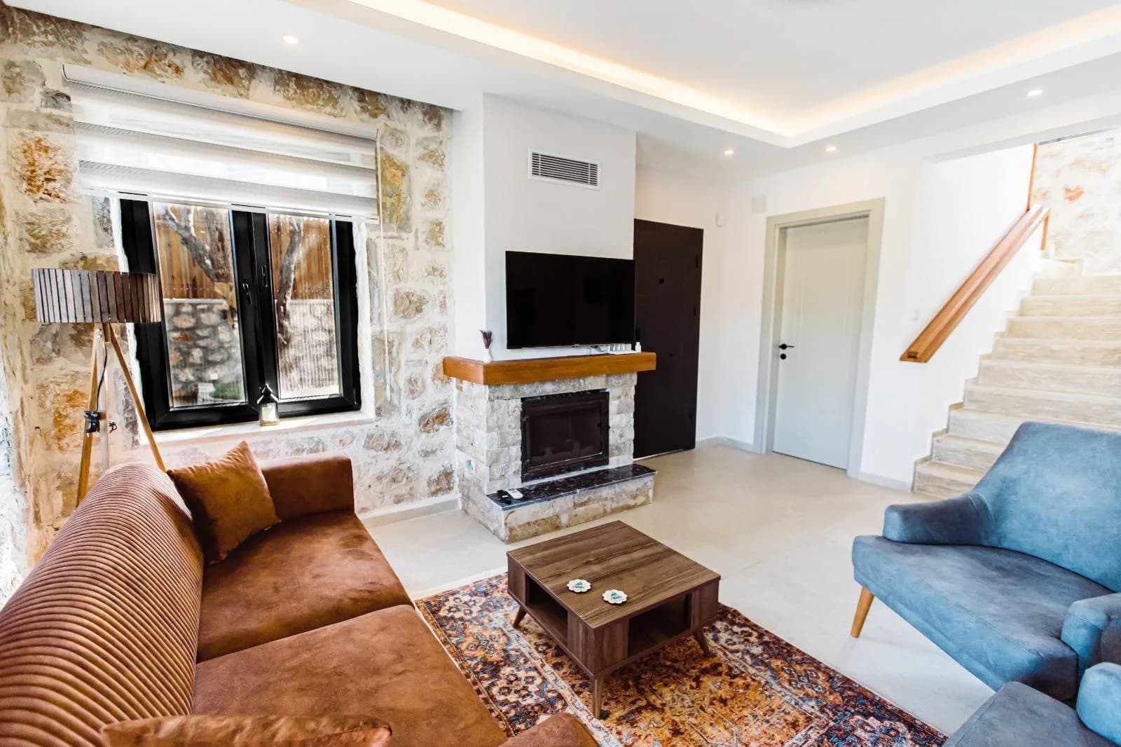 Kaş Patara'da Denize Yakın, Geniş Bahçeli, Özel Havuzlu, Taş Villa görsel 3