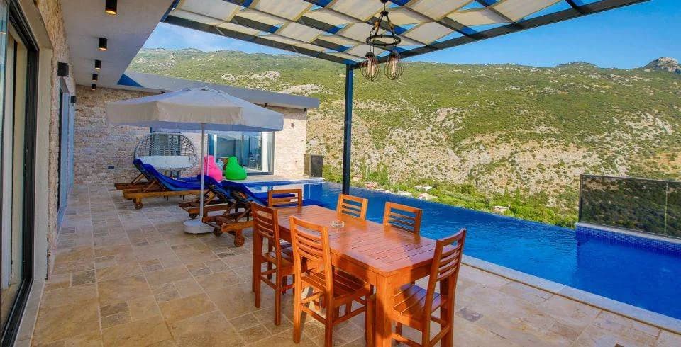 Kaş İslamlar'da Dağ Manzaralı, Isıtmalı Havuzlu, Saunalı Villa görsel 3