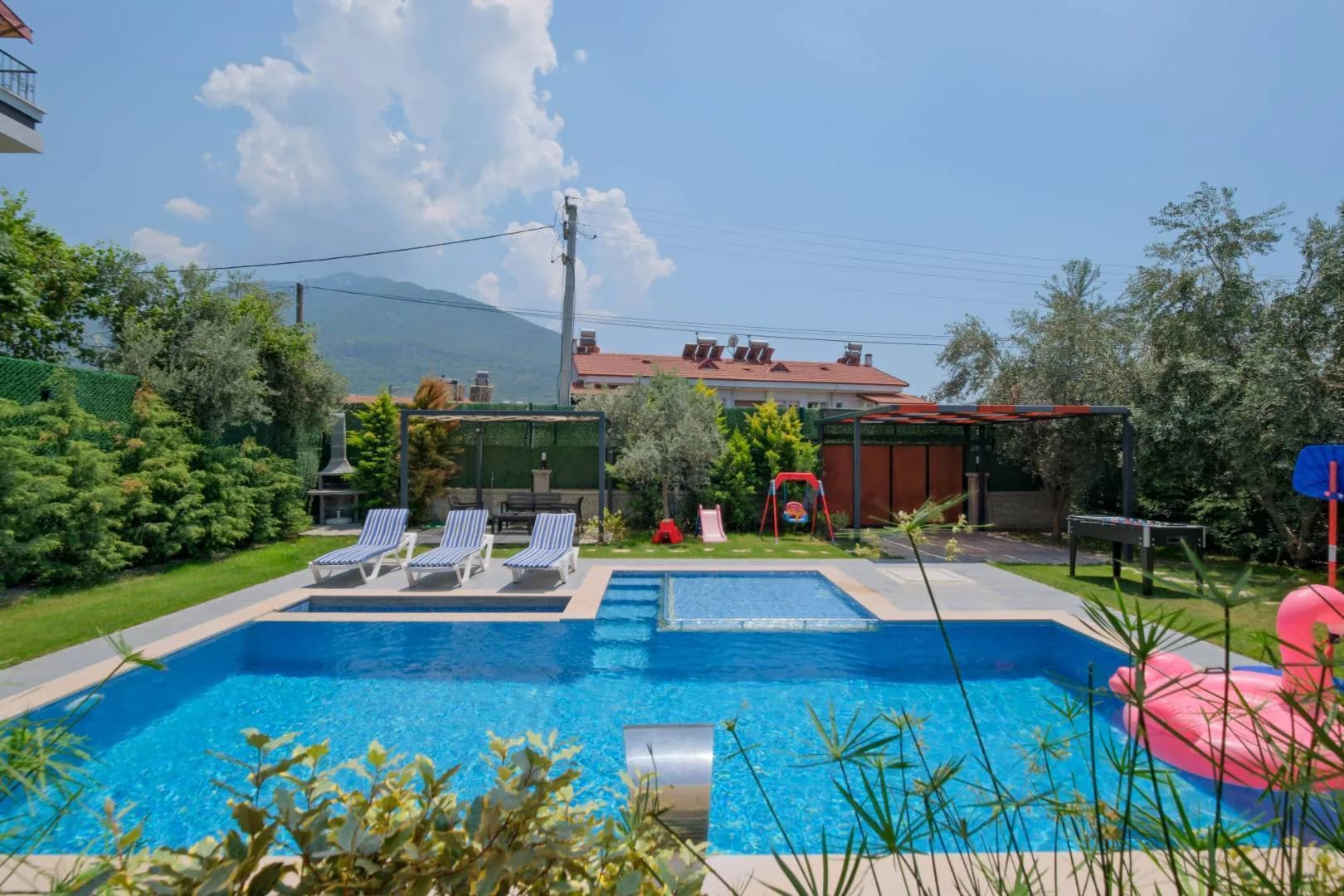 Fethiye'de Geniş Bahçeli, Özel Havuzlu, Sauna ve Jakuzili, Kiralık Villa görsel 2