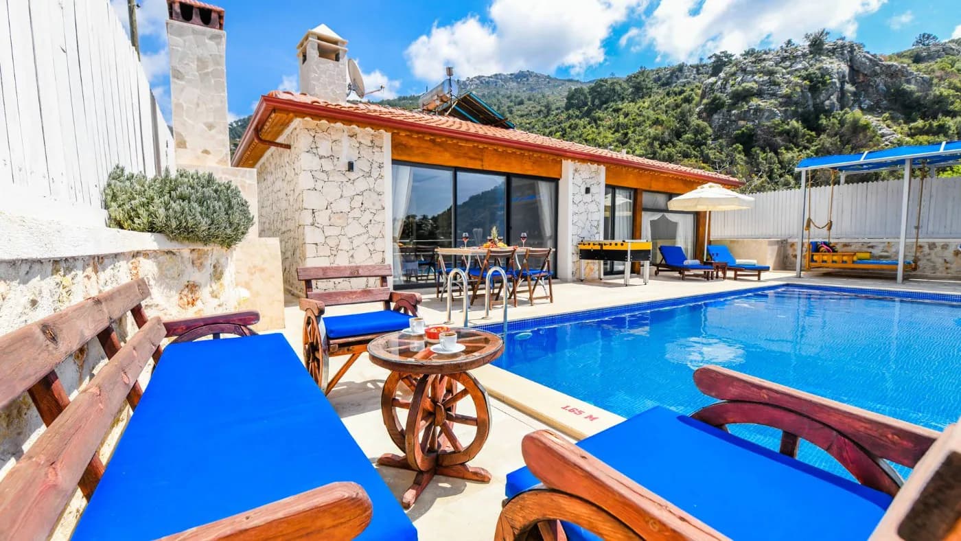 Kaş İslamlar'da Sakin Konumda, Isıtmalı Havuzlu, Balayı Villası görsel 3