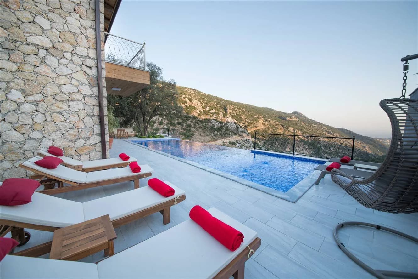 Kaş İslamlar'da Muhteşem Doğa Manzaralı, Özel Havuzlu, Taş Villa görsel 3