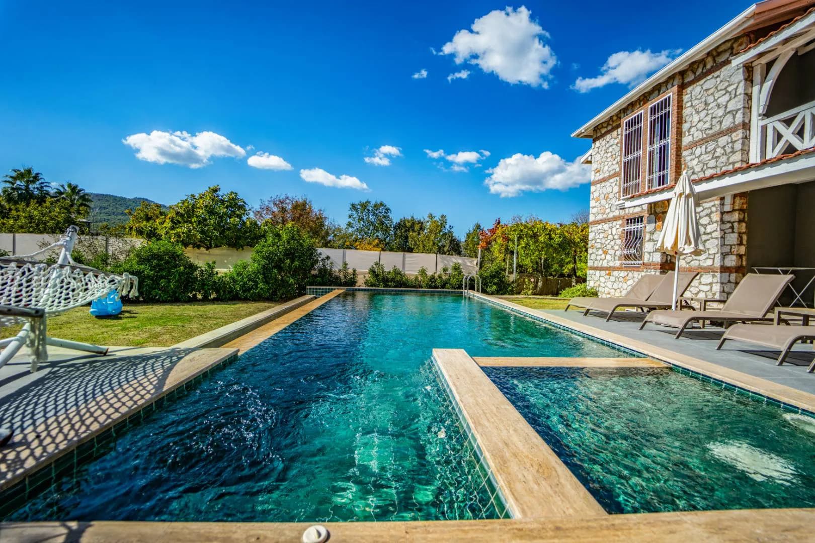 Fethiye Kayaköy'de Geniş Bahçe İçerisinde, Özel Havuzlu, Taş Villa görsel 2