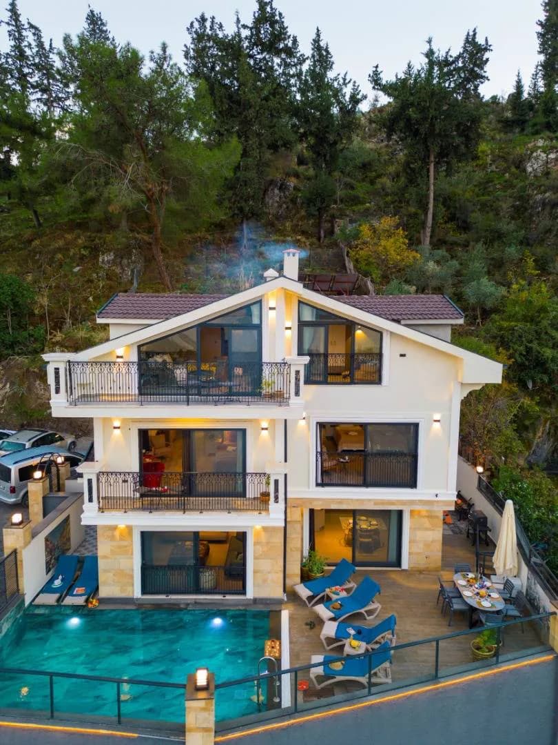 Muğla Fethiye'de Enfes Deniz Manzaralı, Kapalı Havuzlu, Saunalı Villa görsel 2