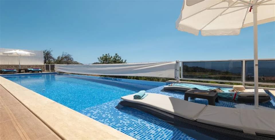 Kaş Bezirgan'da 4 Kişilik, Özel Havuzlu, Modern Tasarımlı Villa görsel 3