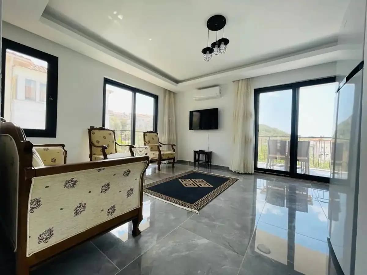 Kaş Andifli'de Merkezi Konumda, Geniş Bahçeli, Konforlu Suit görsel 2